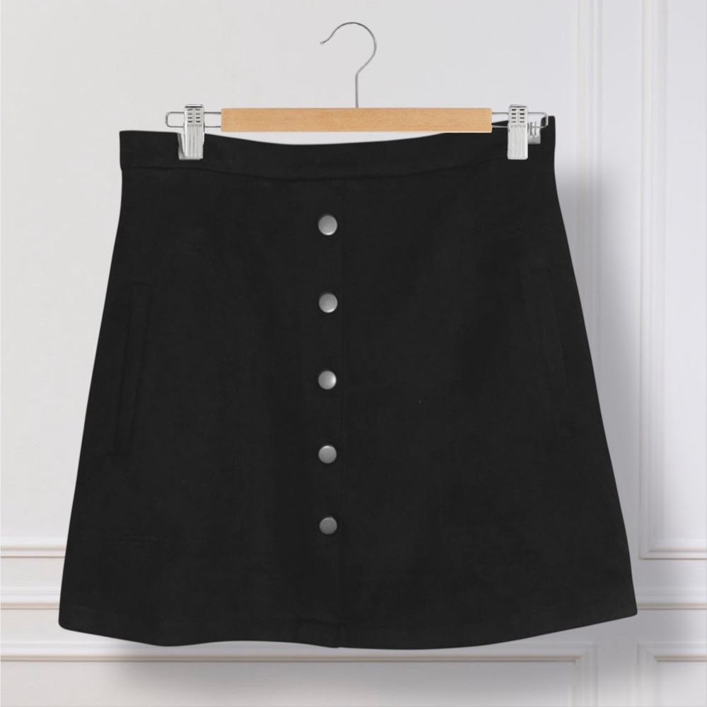💡NWT: Fashion On Earth Black Button-Front Skirt